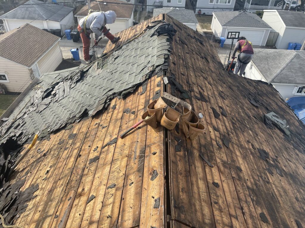 licensed roofing experts Chicago
